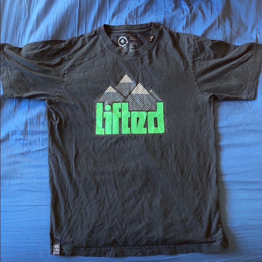 Men’s LRG t shirt